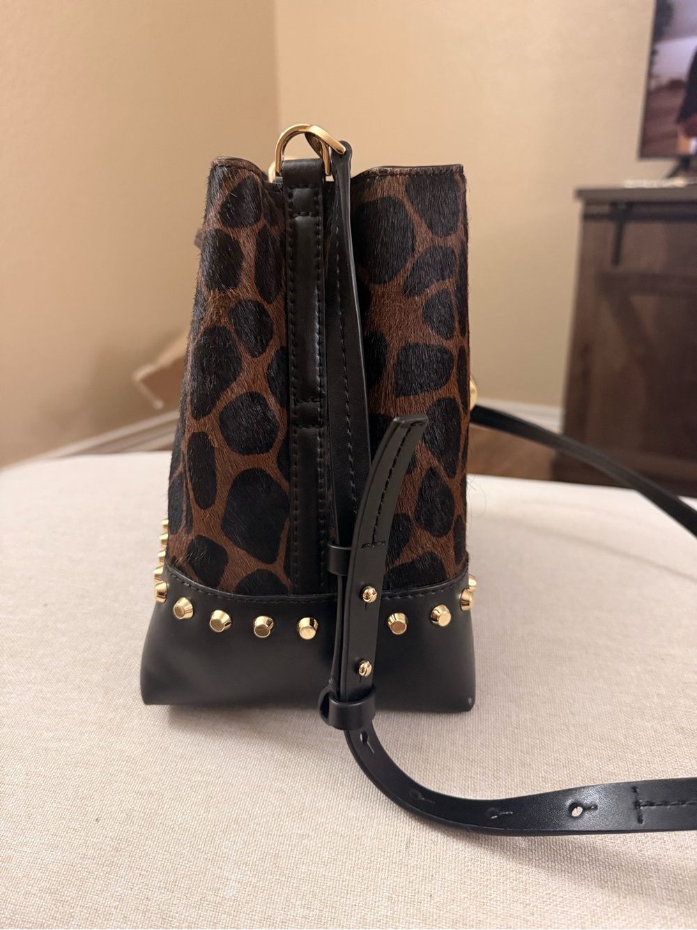 Michael Kors Leopard Print Drawstring Bucket Bag with Gold Hardware - Picture 3 of 4